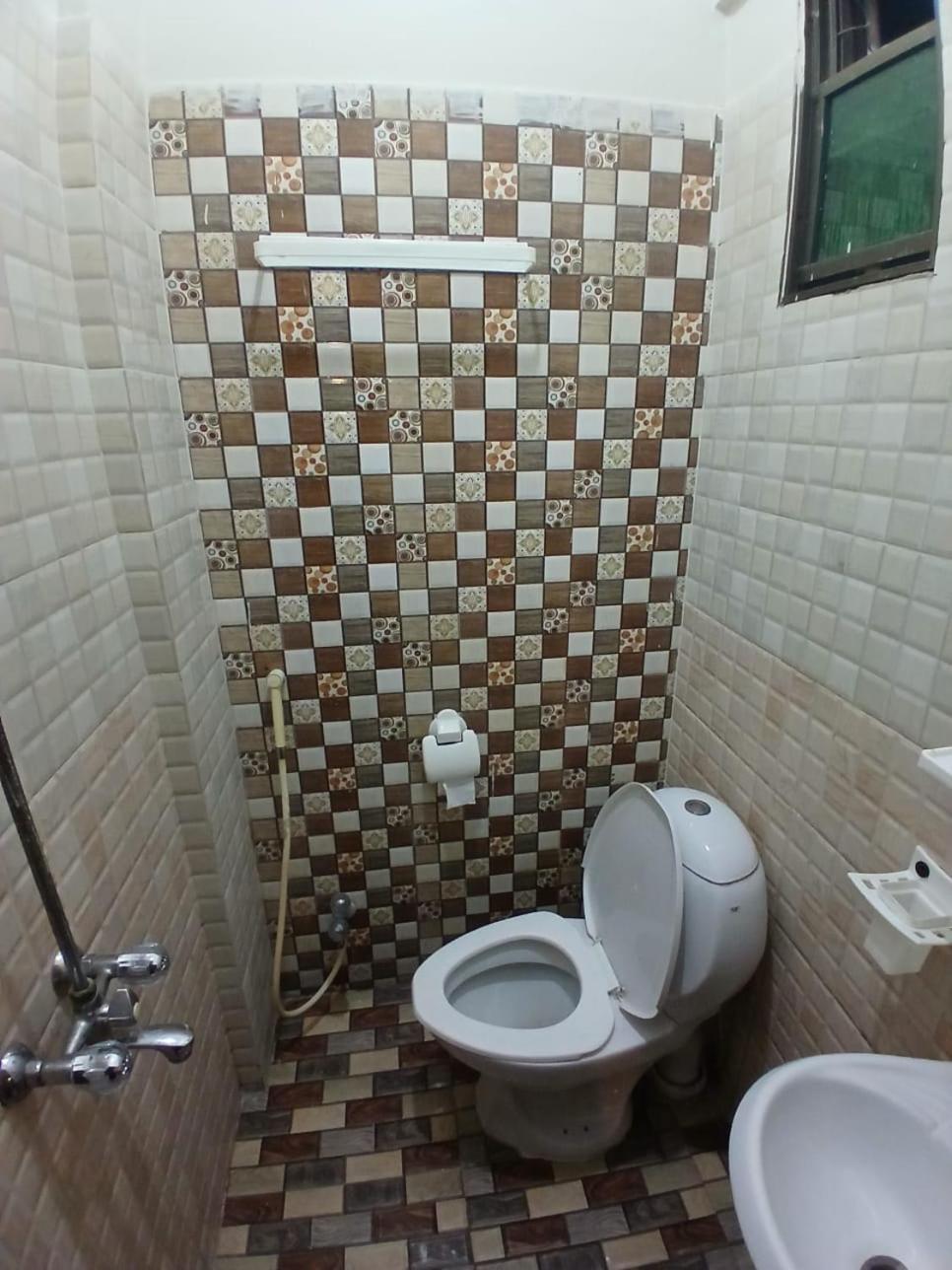 Goho Rooms Badar Karachi Eksteriør bilde